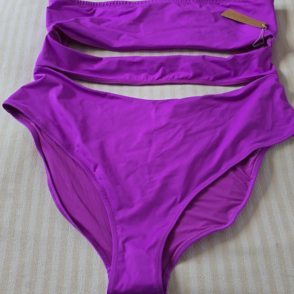 SKIMS swim strapless
